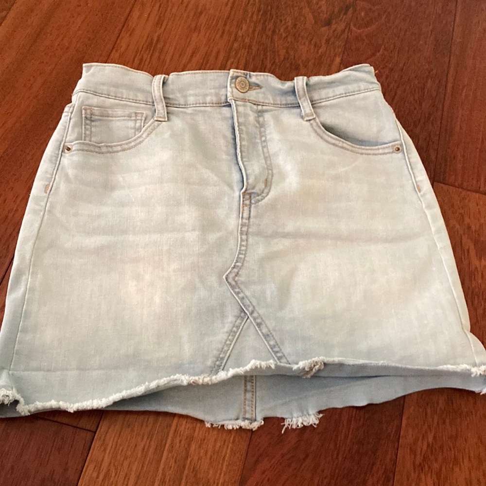Girl’s denim jean skirt M
